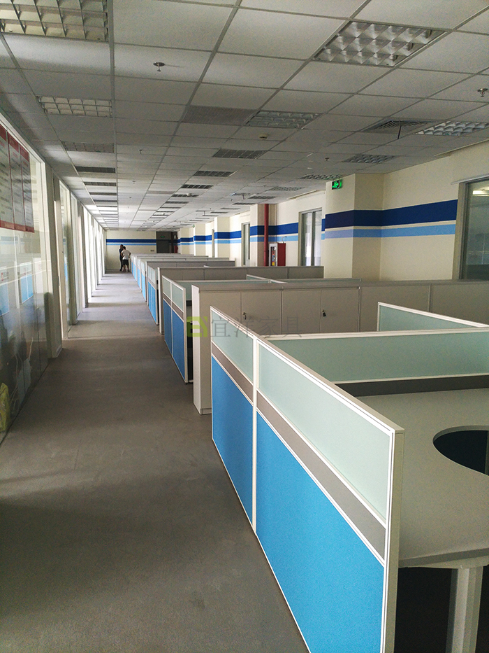 员工桌,洽谈桌,实木大班台,牛皮老板椅,屏风隔断,高端办公家具 员工桌,洽谈桌,实木大班台,牛皮老板椅,屏风隔断,高端办公家具
